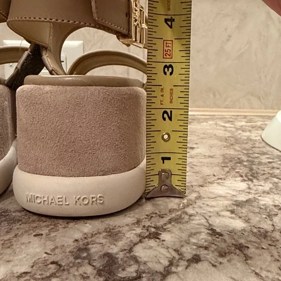 Michael Kors Silver Glitter Sandals with Tan Accents - Picture 10 of 10